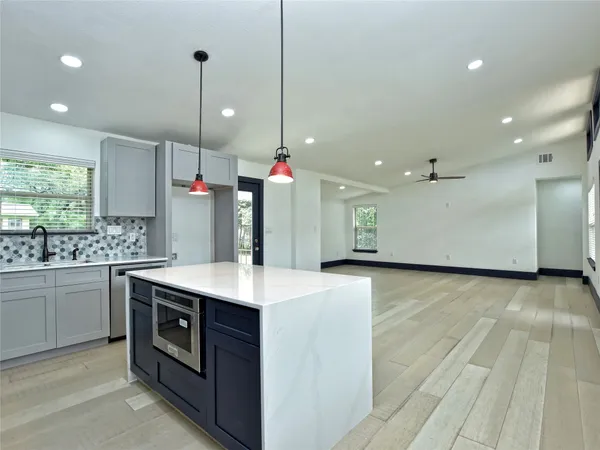 $2,700 | 11800 Tedford Street, Austin, TX 78753