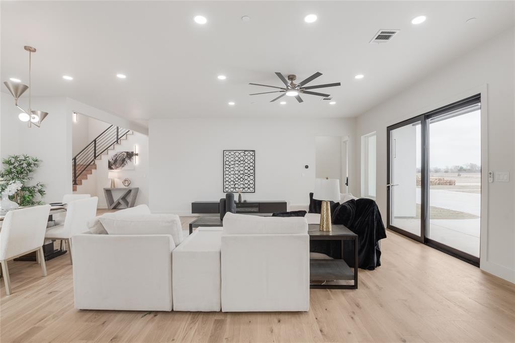 436 Whispering Way Red Oak, TX 75154 - Photo 13 of 37