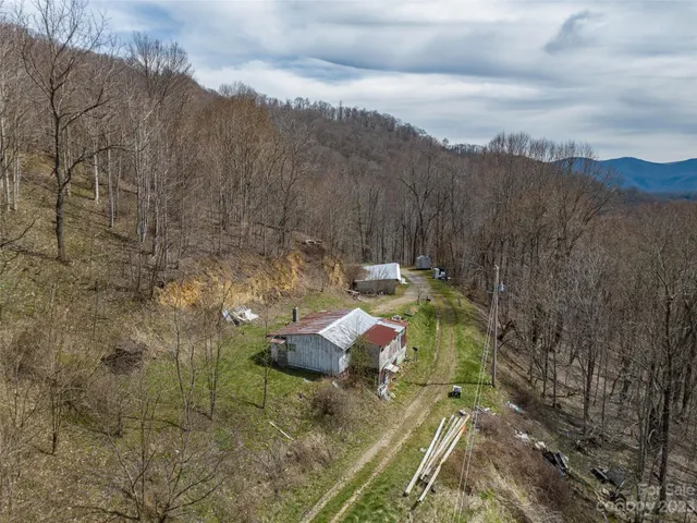 a view of a yard with mountain view