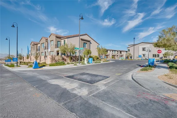 $2,400 | 2546 Venetia Pointe Street, Henderson, NV 89044