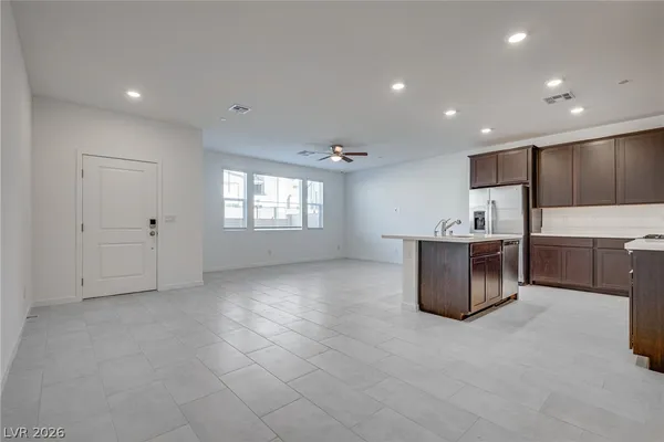 $2,400 | 2546 Venetia Pointe Street, Henderson, NV 89044