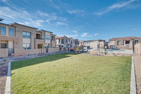 $2,400 | 2546 Venetia Pointe Street, Henderson, NV 89044