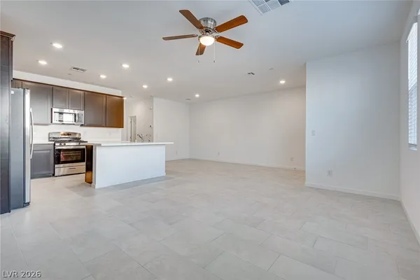 $2,400 | 2546 Venetia Pointe Street, Henderson, NV 89044