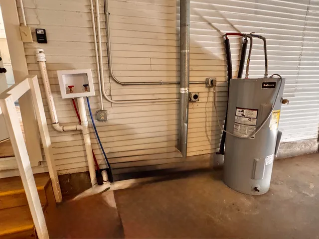 a view of a storage & utility room