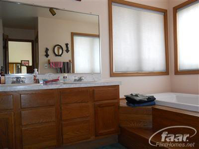 3440 North Gale Road Davison, MI 48423 - Photo 9 of 17 20243326-8.JPG