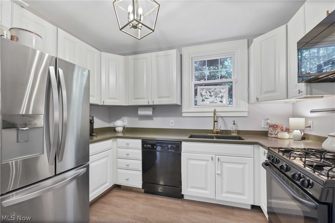 3337 Bradford Road Cleveland, OH 44118 - Photo 16 of 27