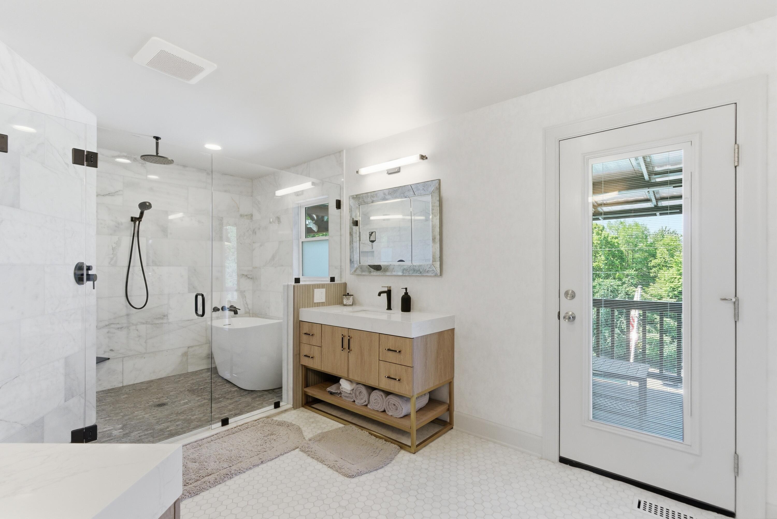 2938 Montavesta Road Lexington, KY 40502 - Photo 24 of 56 Primary bathroom