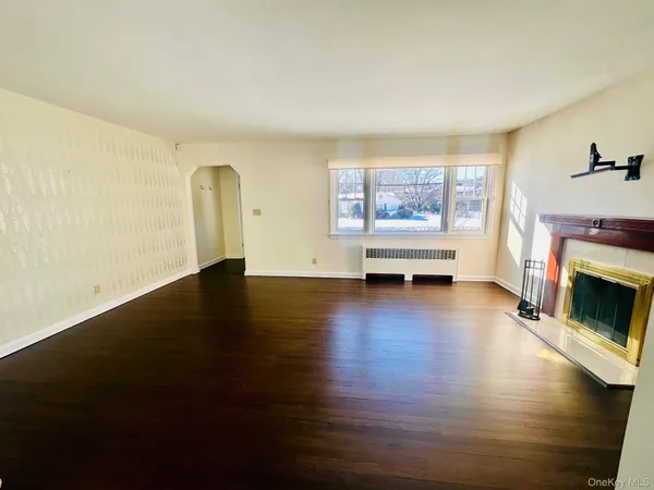 $6,000 | 11 West Glen Avenue, Port Chester, NY 10573