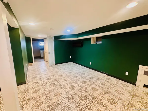 $6,000 | 11 West Glen Avenue, Port Chester, NY 10573