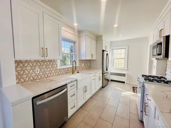 $6,000 | 11 West Glen Avenue, Port Chester, NY 10573