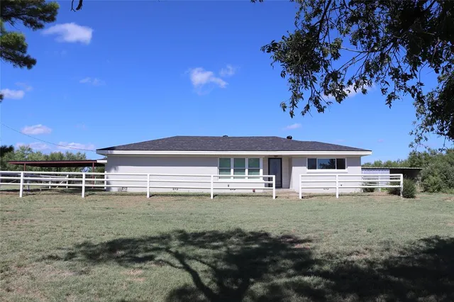 $375,000 | 220 Highway 380, Jacksboro, TX 76458