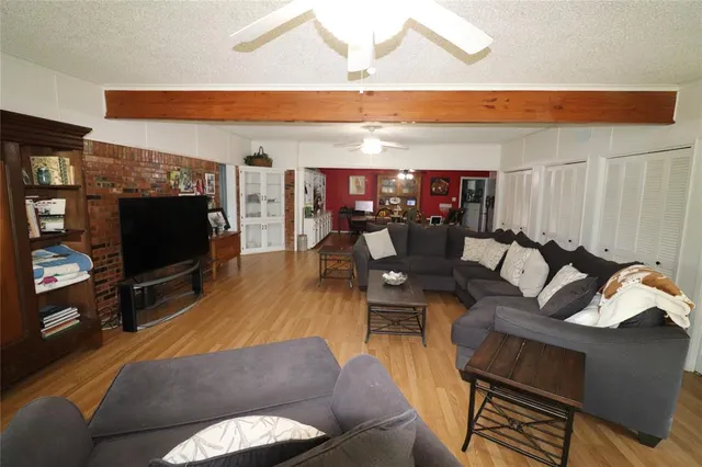 $375,000 | 220 Highway 380, Jacksboro, TX 76458