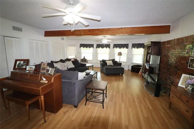 $375,000 | 220 Highway 380, Jacksboro, TX 76458