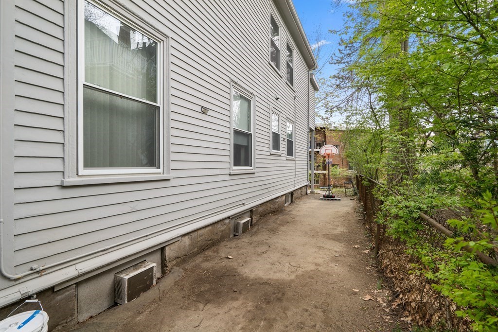 157 Kilsyth Road Boston, MA 02135 - Photo 13 of 21