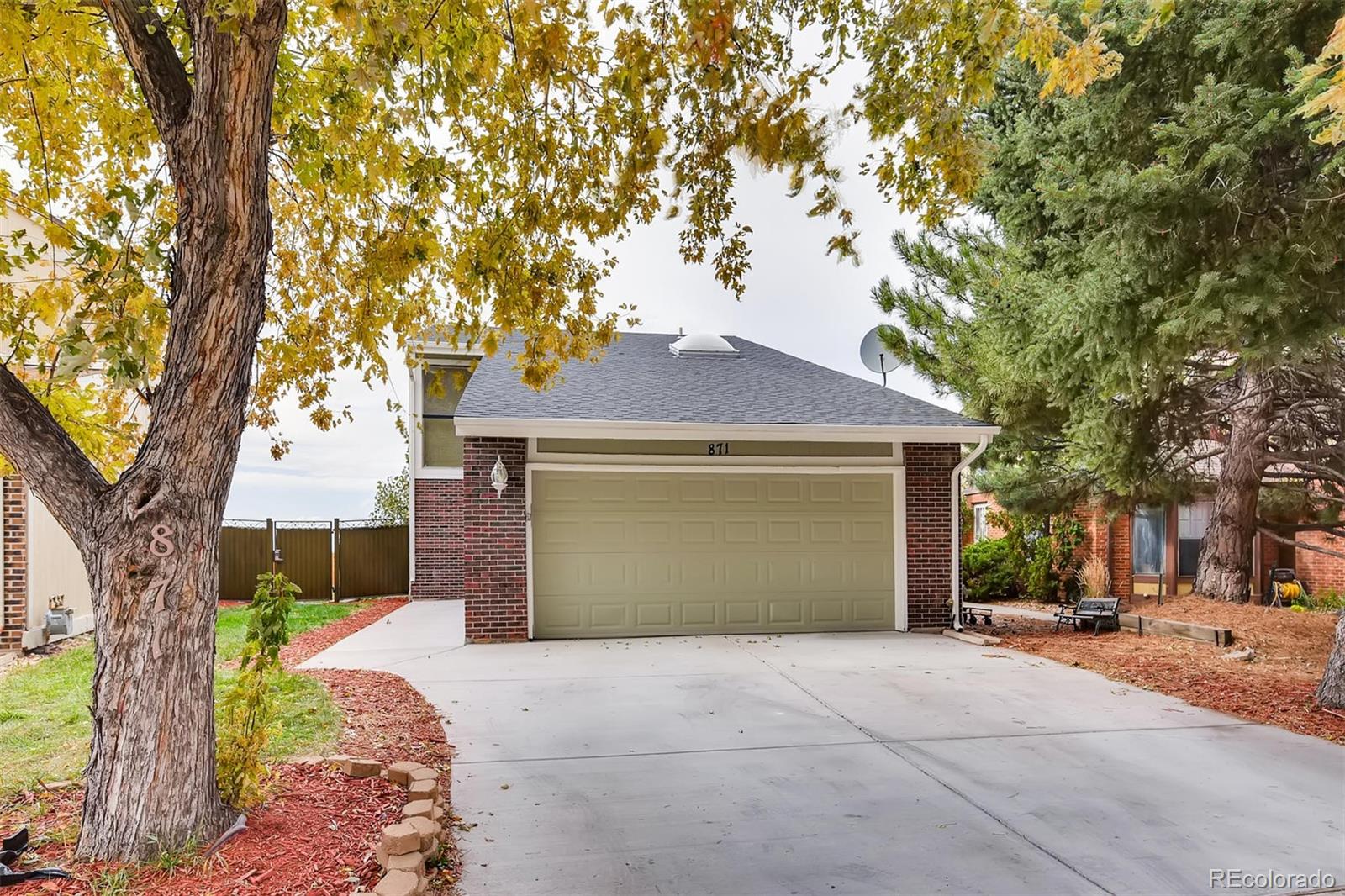 871 South Rifle Way Aurora, CO 80017 - Photo 2 of 38 Gallery Image 2