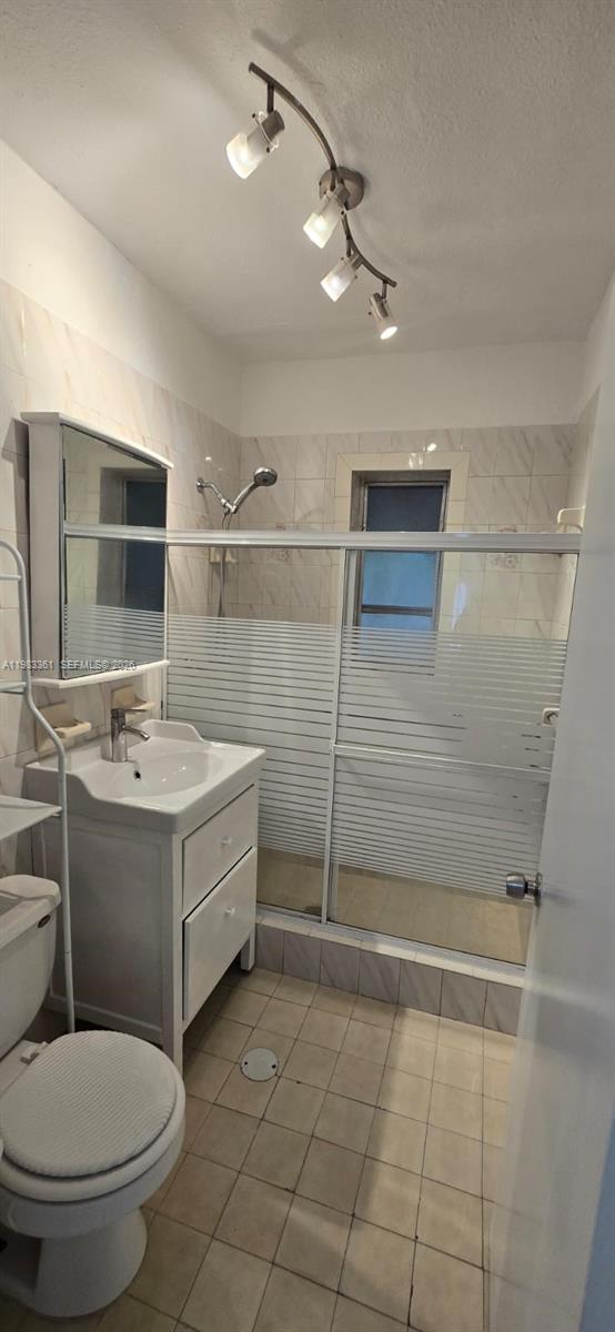 2787 Southwest 34th Court Miami, FL 33133 - Photo 11 of 20