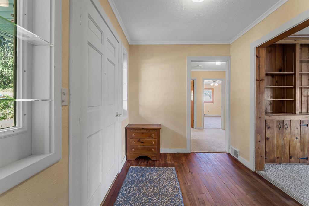 52 Trafford Road Binghamton, NY 13901 - Photo 4 of 32 Gallery Image 4