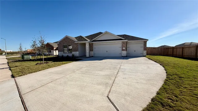 $2,399 | 205 Corniche Circle, Hutto, TX 78634