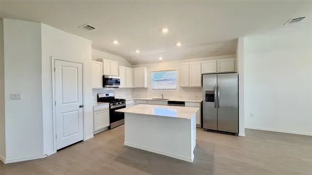 $2,399 | 205 Corniche Circle, Hutto, TX 78634