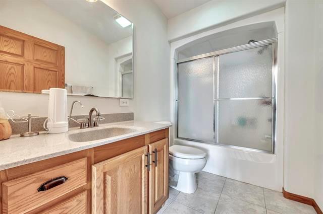 1011 Highway 15 Armstrong, IA 50514 - Photo 14 of 30