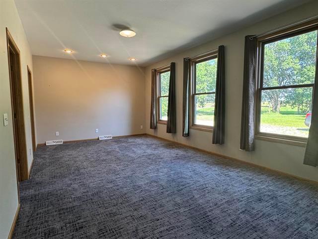 1011 Highway 15 Armstrong, IA 50514 - Photo 16 of 30