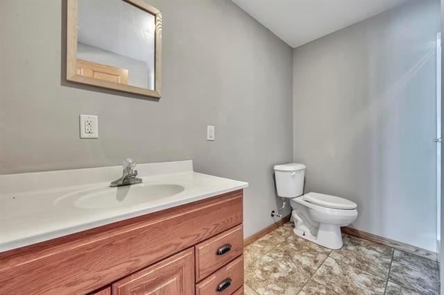 1011 Highway 15 Armstrong, IA 50514 - Photo 20 of 30