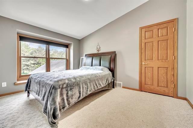 1011 Highway 15 Armstrong, IA 50514 - Photo 23 of 30