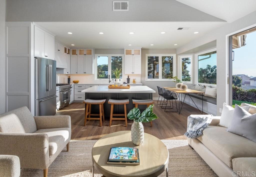 1808 Amalfi Drive Encinitas, CA 92024 - Photo 9 of 31