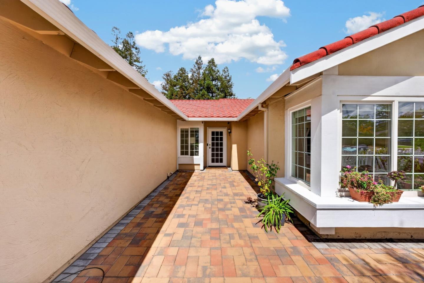 2855 Riedel Road San Jose, CA 95135 - Photo 3 of 29 Gallery Image 3