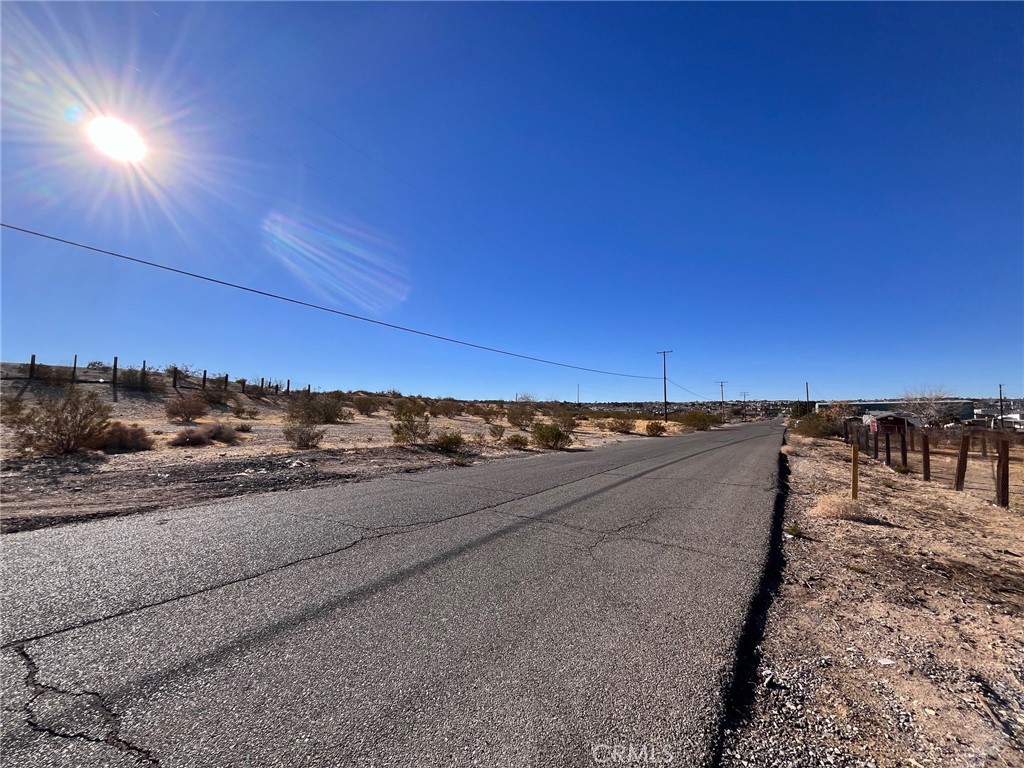 42424137 Armory Road Barstow, CA 92311 - Photo 22 of 30 a view of a ocean view and mountain view