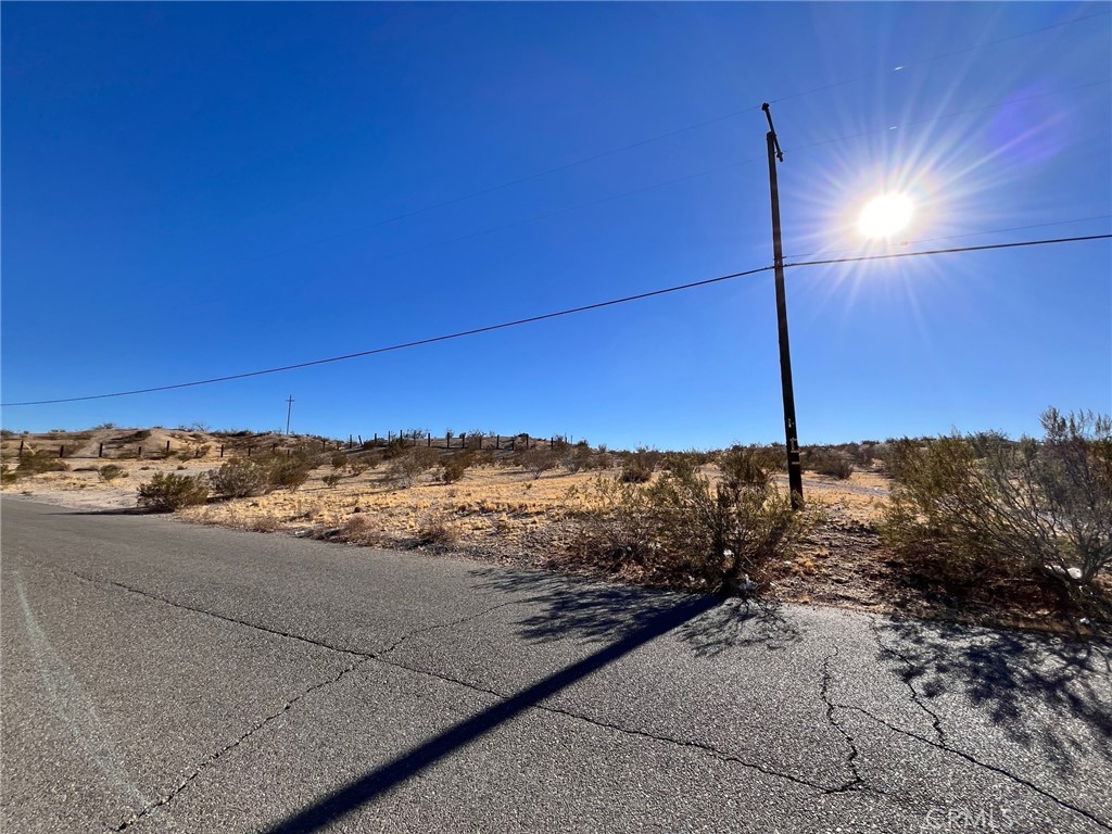 42424137 Armory Road Barstow, CA 92311 - Photo 23 of 30 a view of a city street