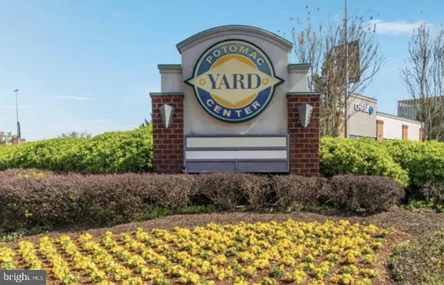 $728,895 | 234 Wesmond Drive, Alexandria, VA 22305