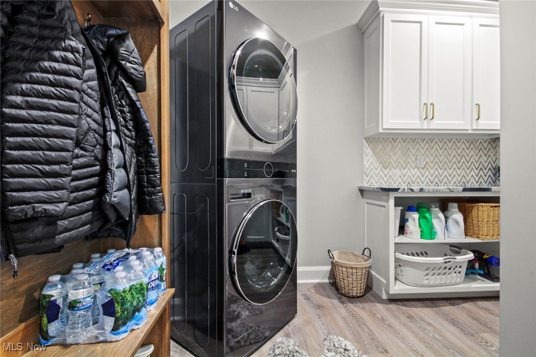 6872 Kyle Ridge Pointe Canfield, OH 44406 - Photo 20 of 25 First floor laundry, built-in "lockers"