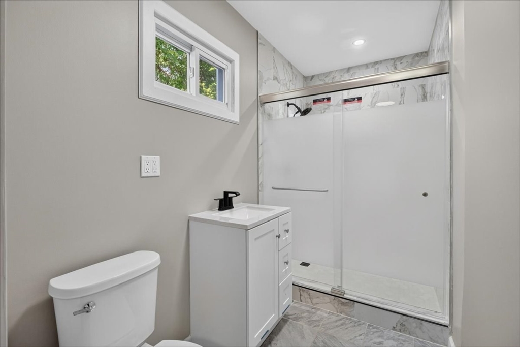 58 Greene Street Springfield, MA 01109 - Photo 18 of 41