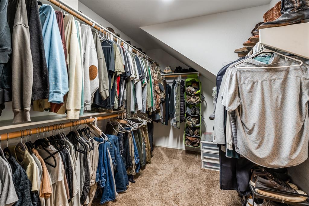 2828 Coteau Way Dallas, TX 75227 - Photo 25 of 36 Primary Closet