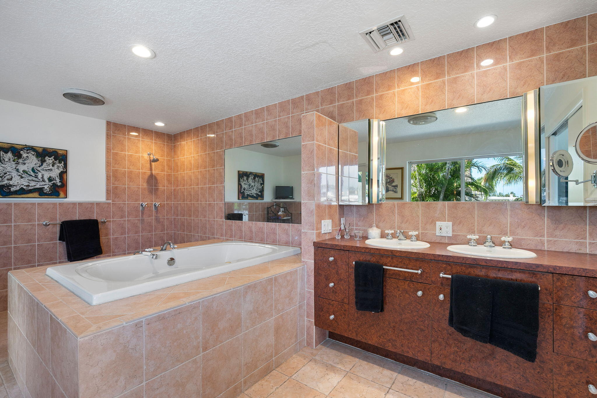 159 Gulfstream Drive Tequesta, FL 33469 - Photo 19 of 32 Primary Bath