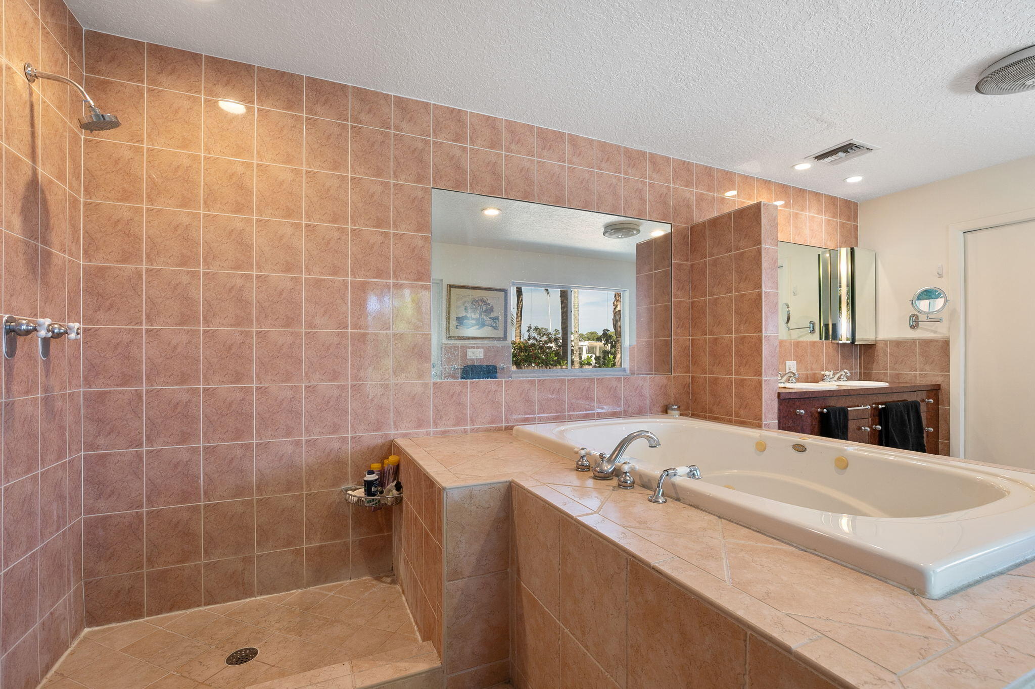 159 Gulfstream Drive Tequesta, FL 33469 - Photo 21 of 32 Walk in Shower