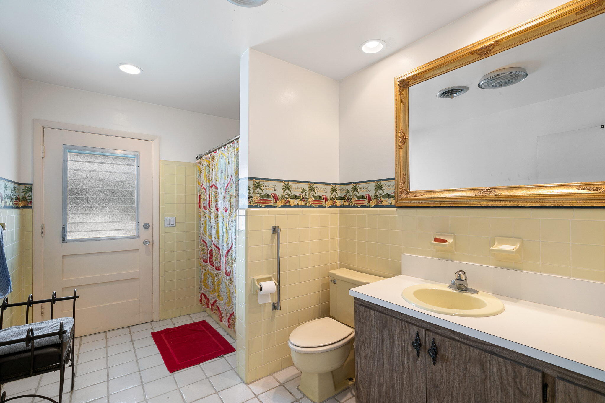 159 Gulfstream Drive Tequesta, FL 33469 - Photo 24 of 32 Hall Bath to Pool