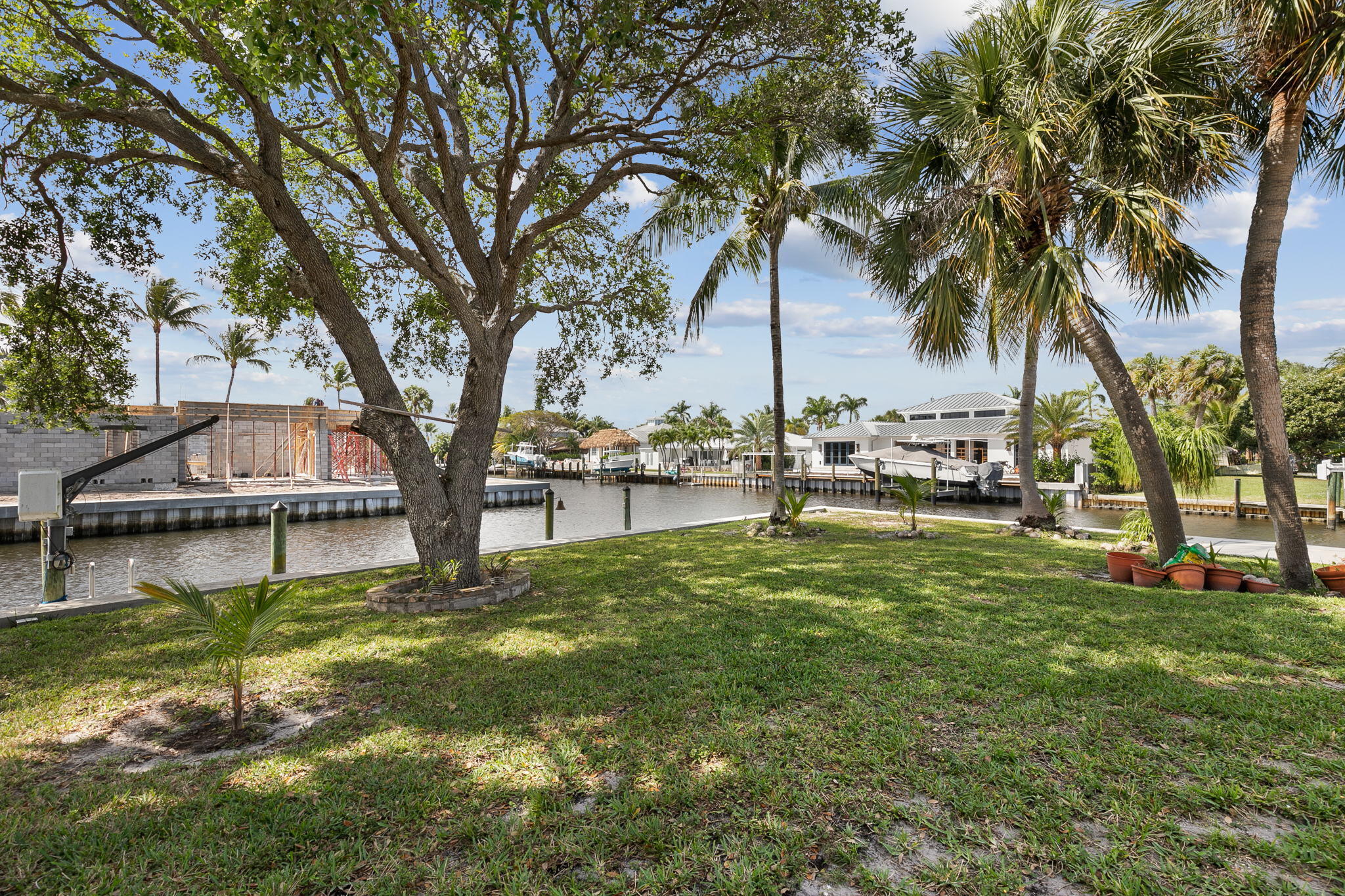 159 Gulfstream Drive Tequesta, FL 33469 - Photo 29 of 32 Deep Side Yard