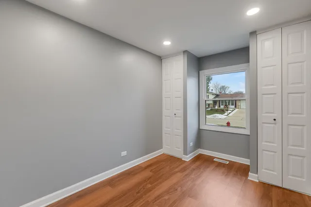 $325,000 | 1330 East Kennedy Drive, Streamwood, IL 60107