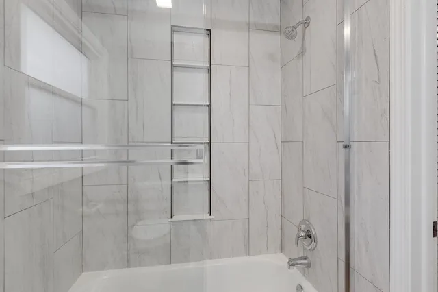 $325,000 | 1330 East Kennedy Drive, Streamwood, IL 60107