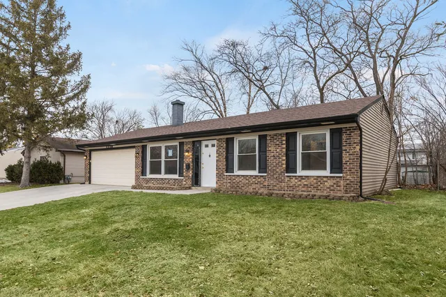 $325,000 | 1330 East Kennedy Drive, Streamwood, IL 60107