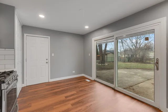 $325,000 | 1330 East Kennedy Drive, Streamwood, IL 60107