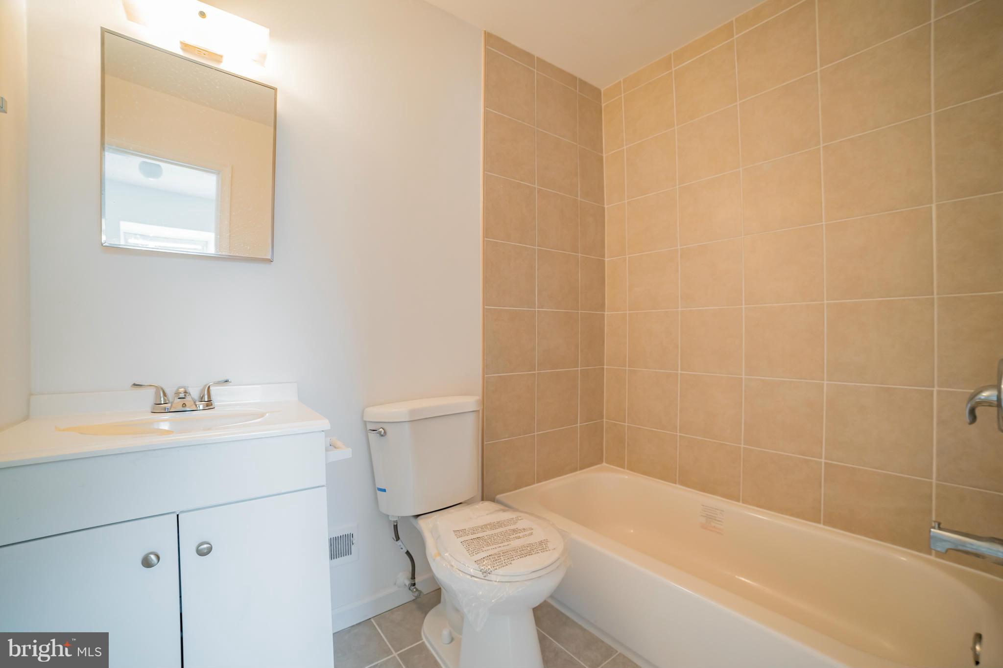 38 Oak Shade Road Gaithersburg, MD 20878 - Photo 11 of 22 Master Bath