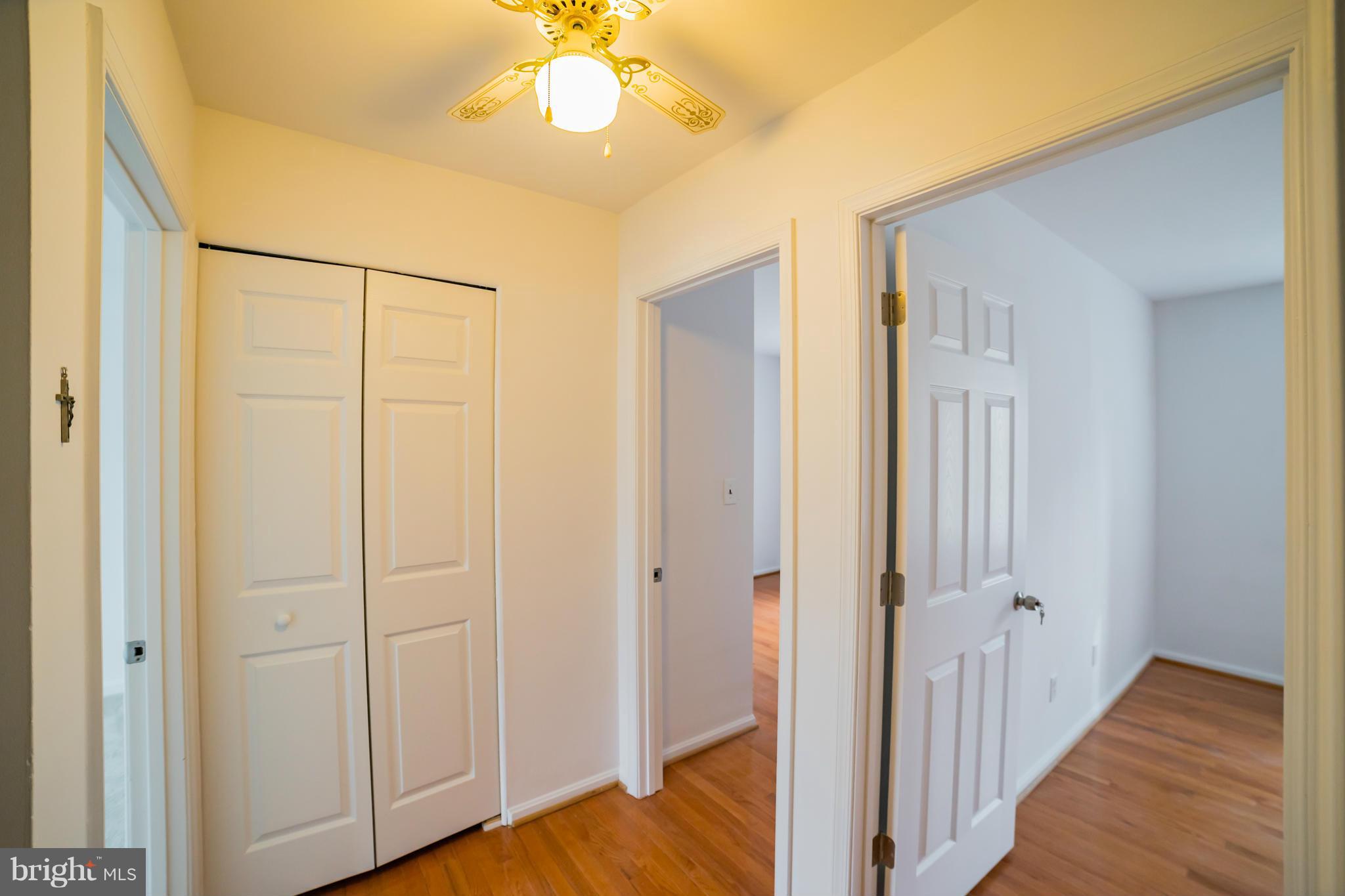 38 Oak Shade Road Gaithersburg, MD 20878 - Photo 12 of 22 Upstairs Hallway