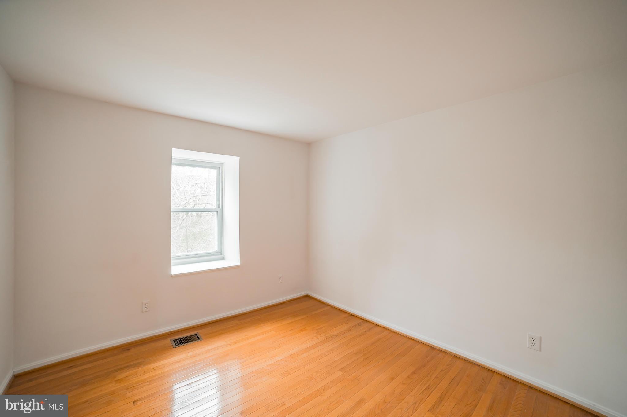 38 Oak Shade Road Gaithersburg, MD 20878 - Photo 14 of 22 Bedroom 2 (Back Right)