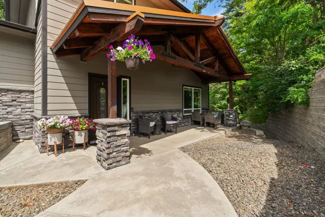 $939,000 | 12808 North North Park Street, Newman Lake, WA 99025