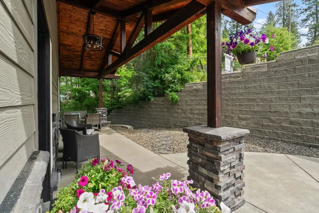 $939,000 | 12808 North North Park Street, Newman Lake, WA 99025