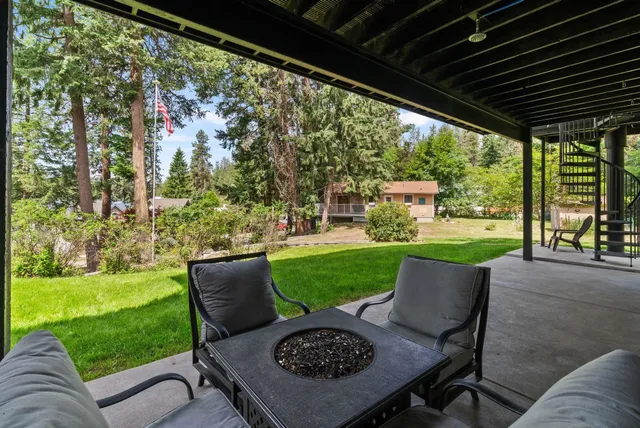 $939,000 | 12808 North North Park Street, Newman Lake, WA 99025