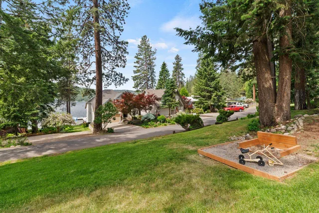 $939,000 | 12808 North North Park Street, Newman Lake, WA 99025